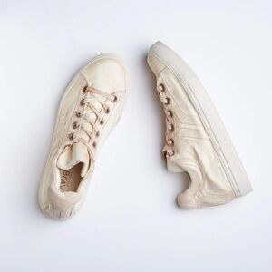 NWOT Culture of Brave Individual Courage Chalk OD1 Women Sneakers